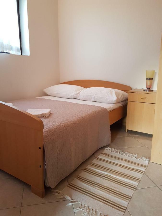 Apartman Karin Donji Karin Екстер'єр фото